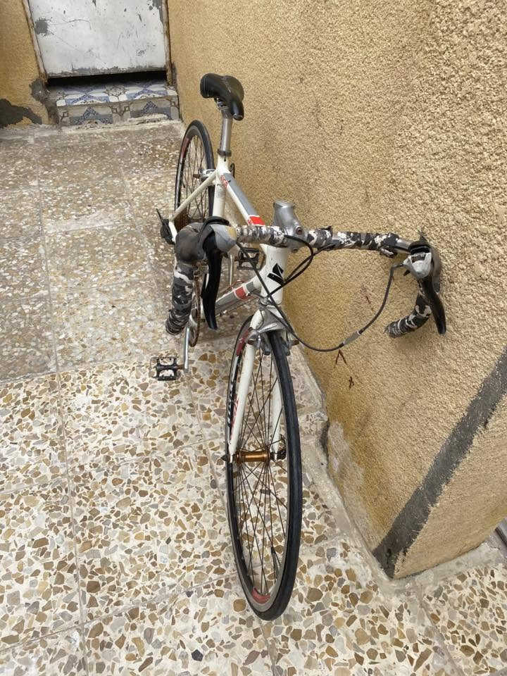 للبيع يرادله سيامه مال بريك ولكير ٢٠٠ الف                         ***********
