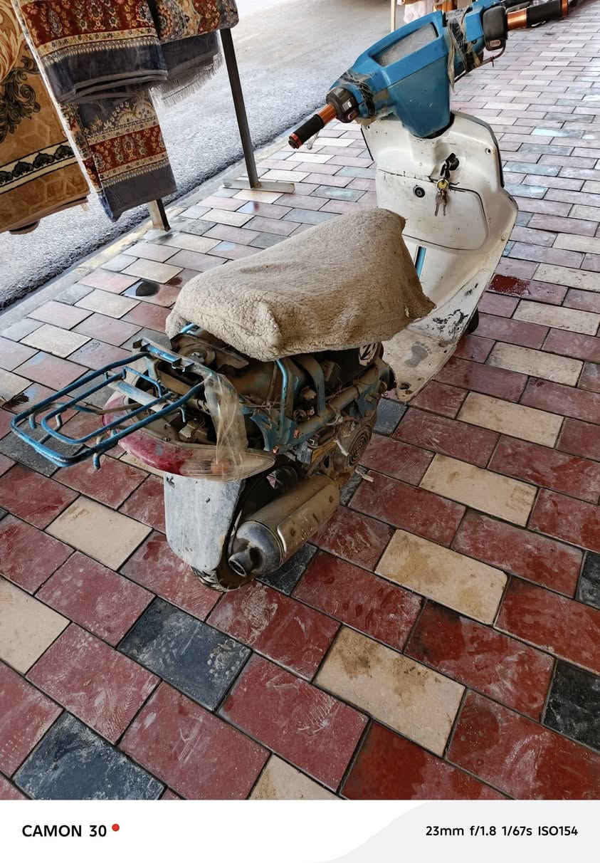 سلام عليكم دراجه خبط عوزه بس تصليح صارله فتره متروكه ب١٥٠ فقل كل مجال مابيه للاستفسار ***********
