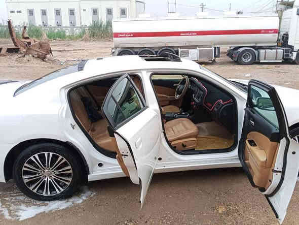 سلام عليكم.
جارجر 2013 حادث خفيف جاملغ خلفي 
بدون ايرباک فول مواصفات 
سنويه لحد 2030.
رقم انجليزي.
رقم بغداد .
تحويل ثاني يوم .
اتصال على هذا الرقم 
*********** بيه واتساب 
*********** وايضاً بيه واتساب
