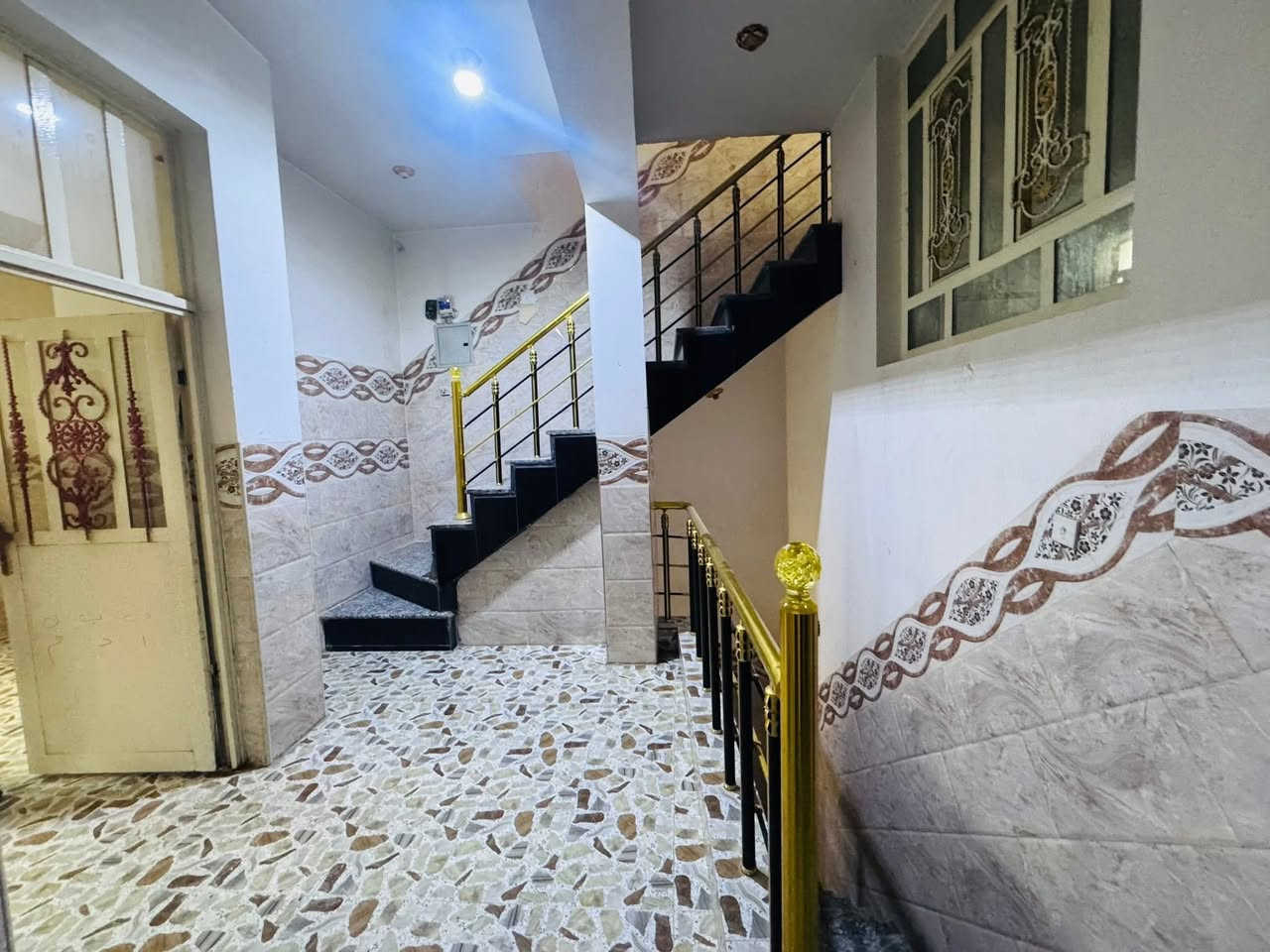 شقه للإيجار 
حي الزهراء مقابل دائرة التقاعد او شارع حسينية حي الزهراء
———————————
تحتوي على 
 غـــرفتين نـــوم وكليدور ومجمع صحيات
———————————-
مبلغ الايجار  // 325 الف قابل للتفاوض
 ــــــــــــــــــــــــــــــــــ 
📞للاستفسار والاتصال: 
سيد رائد    
📞0️⃣7️⃣8️⃣3️⃣1️⃣1️⃣6️⃣1️⃣6️⃣4️⃣1️⃣             
سيد حسين
📞0️⃣7️⃣7️⃣2️⃣5️⃣6️⃣1️⃣2️⃣2️⃣6️⃣4️⃣

              او وآتســــــاب📲

المكـــــتب ☎️ 
***********
***********

📍 #زورونا: [ الحـلـه شـارع نــادر الرئــيسي مقابل شــارع الطـب الـعـدلـي ]

_______________________
#تنوية / لمن يرغب عرض عقاره فـــي صفحتنا يرجى الاتصال بنا
