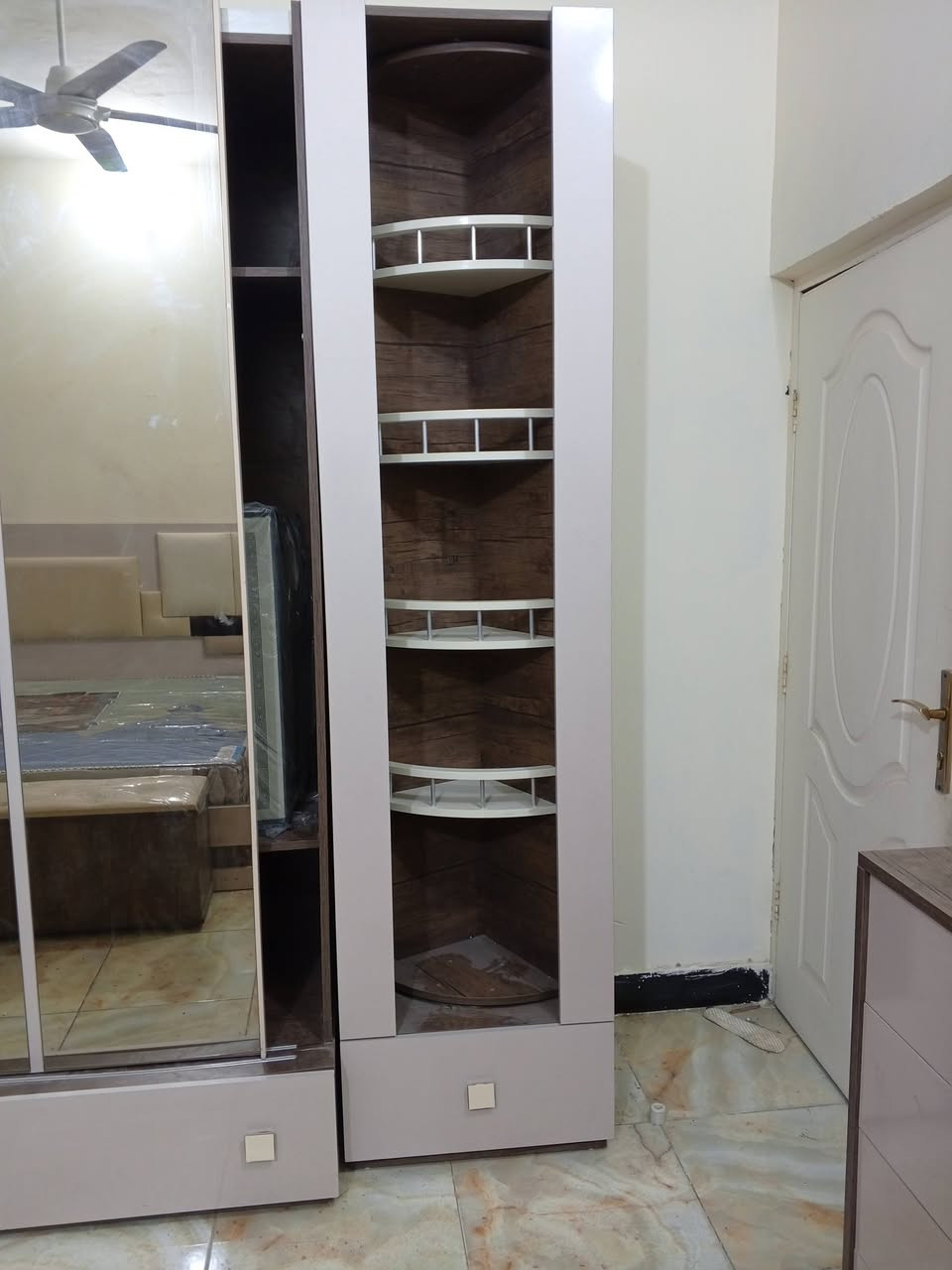 غرفه تركيا ثقيله جدا 10قطع  للبيع 950 معه الدوشك ممتواجد ع الفيس وات ساب فقط
***********,
