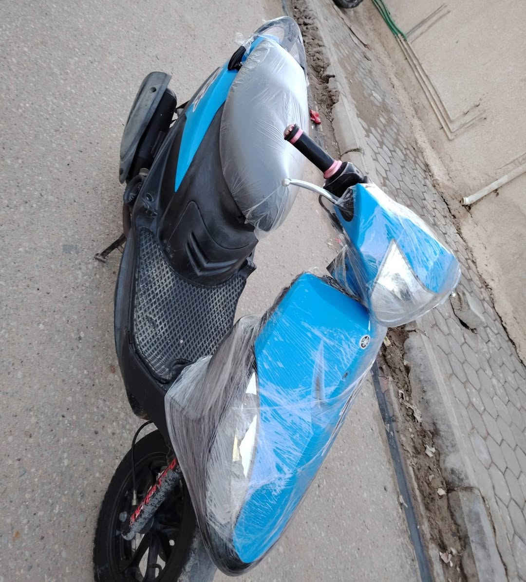 السلام عليكم دراجه للبيع ماكس عدله رمبه كفاله عامه من البرغي البرغي نقره سلف حاويه صار لها اقل الشهر طلع من حاويه مزوده تزويد خارجي ويل مشيف لون أسود جديد + وكفر سمائي لون مميز جديد +كفرات الاصليه موجوده (بس الشراي يتواصل اي استفسار على هذا الرقم ***********)
