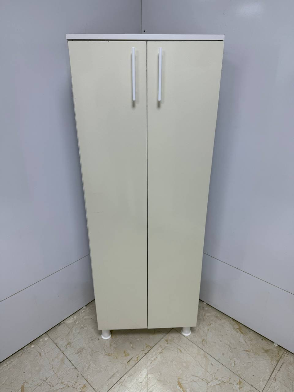 جزامه خشب 

القياسات 
165 سم الارتفاع 
 60 سم العرض 
33سم العمق 

السعر 95
التوصيل بغداد 5 الاف 
محافظات 10 الاف 

المحافظات المشموله بالتوصيل 

(كربلاء بابل نجف ديوانيه سماوه ناصريه عماره البصره صلاح الدين ديالى واسط الأنبار 👈🏻رمادي + فلوجه )


**إذا كنت صاحب هذا الإعلان وتريد حذفه لأي سبب، رجاءا أرسل رسالة إلى الدعم الفني**