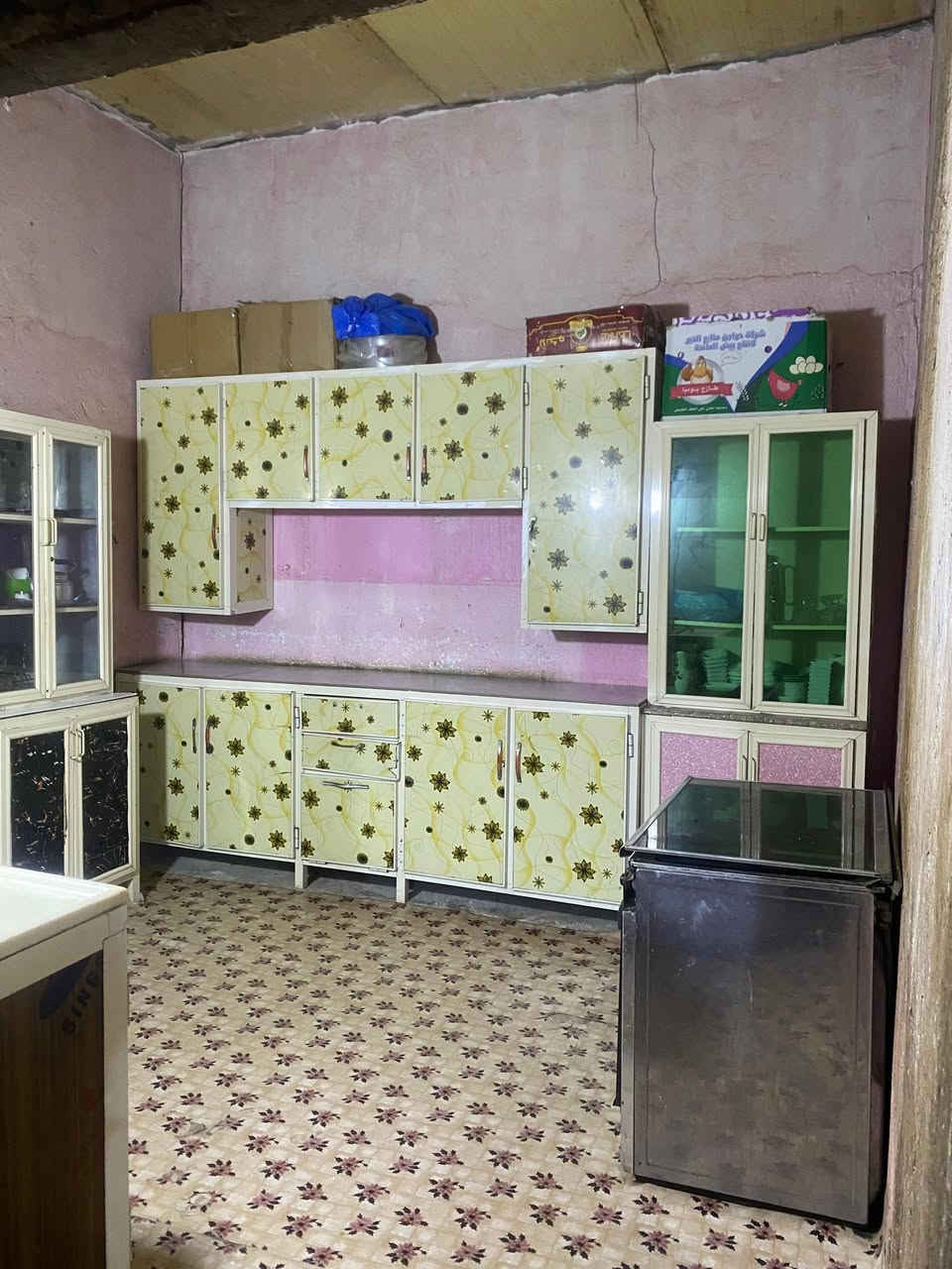 السلام عليكم بيت تجاوز في الزبير حي الخطوة ع شارع العام قرب حديقه حي الخطوة مساحه البيت 350متر بي5غرف +ديوان وصحيات ومطبخ وصاله وكراج جبير للاستفسار
***********
