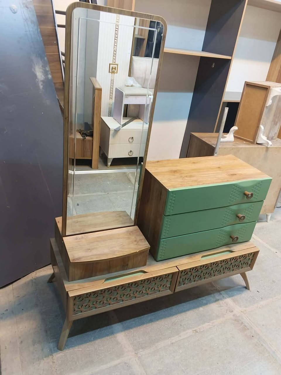 غرفه نوم تركي.نظيفه جدا.السعر 375مع شد ونقل الحجز واتس***********
