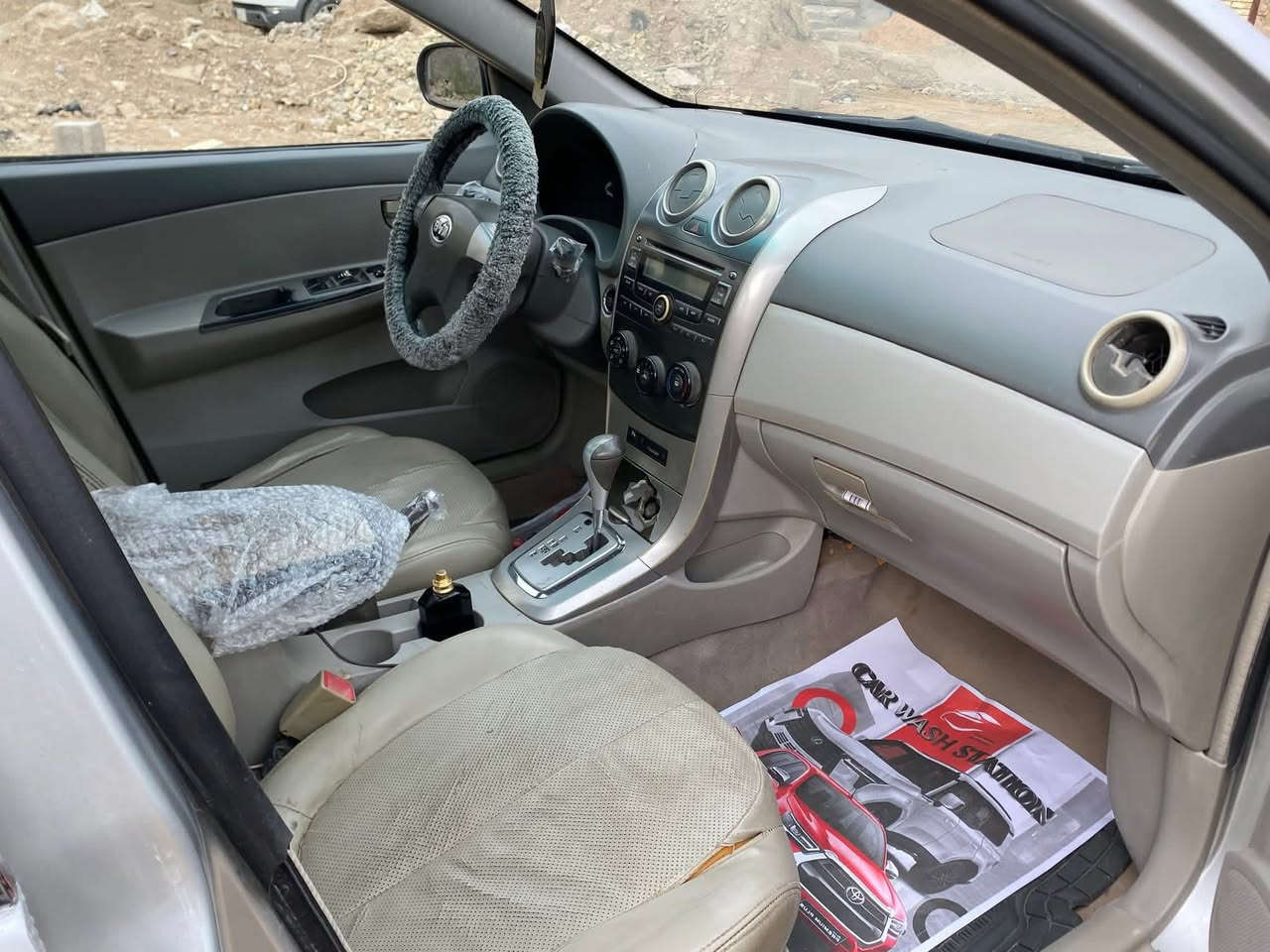 #سلاو بي واى دى
موديل 2013 
حزام بوياغ له 
سه ر كابوون نه وه 
كيروو مه كينه كرولا به شه رتى اوليات رقم بغداد فول موصفات جيكا سليمانى سعر 32 كه ميك مجال 
***********
***********
