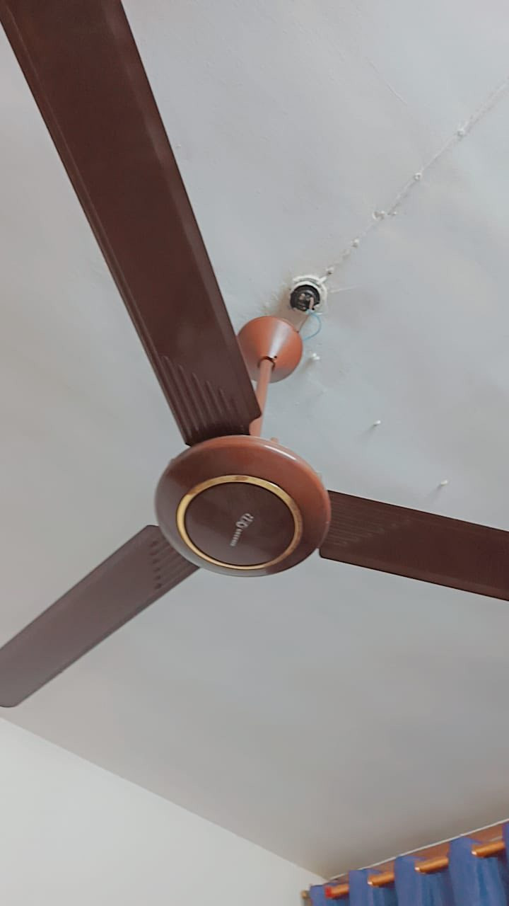 اغراض
بيع اغراض مستعمله كلمن بسعرة 
سبلت 225 
ضرر سبلت ماكو اي ضرر العاكسه ملغيه 

مبردات 2 ب50 الف

بنكات على 10 وجوزيه ب15 

ثلاجة ب200 شغاله 
ضرر ثلاجة الكفر مال يدة واكع 
ومكان المفتاح خربان بيهة طخة من جوا بزاويا مثل مموضح
طبلات ب20
مرايه ديكور  20 
*********** متوفر واتس
