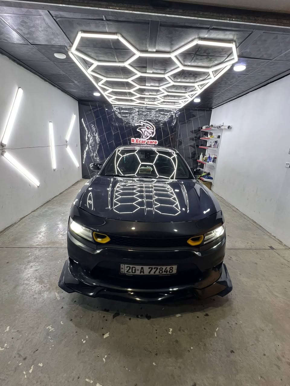 جارجر sxt 2018
رقم ديالى دولي باسمي 20 سنويه وهزه ٢٠٢٥ 
مواصفات الجارجر المعروفه 
سياره حلوه ونظيفه ومتصرف عليها دينار
صدر امامي خلفي جديد 
مكاني ديالى بلدروز 
***********
السعر 175 وبيه مجال للطيبين
