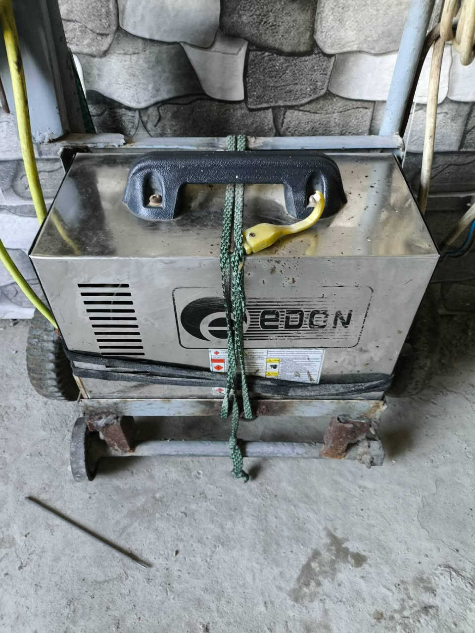 مكينة لحيم للبيع مال بيت مستخدمه قليل للاستفسار واتساب ***********
