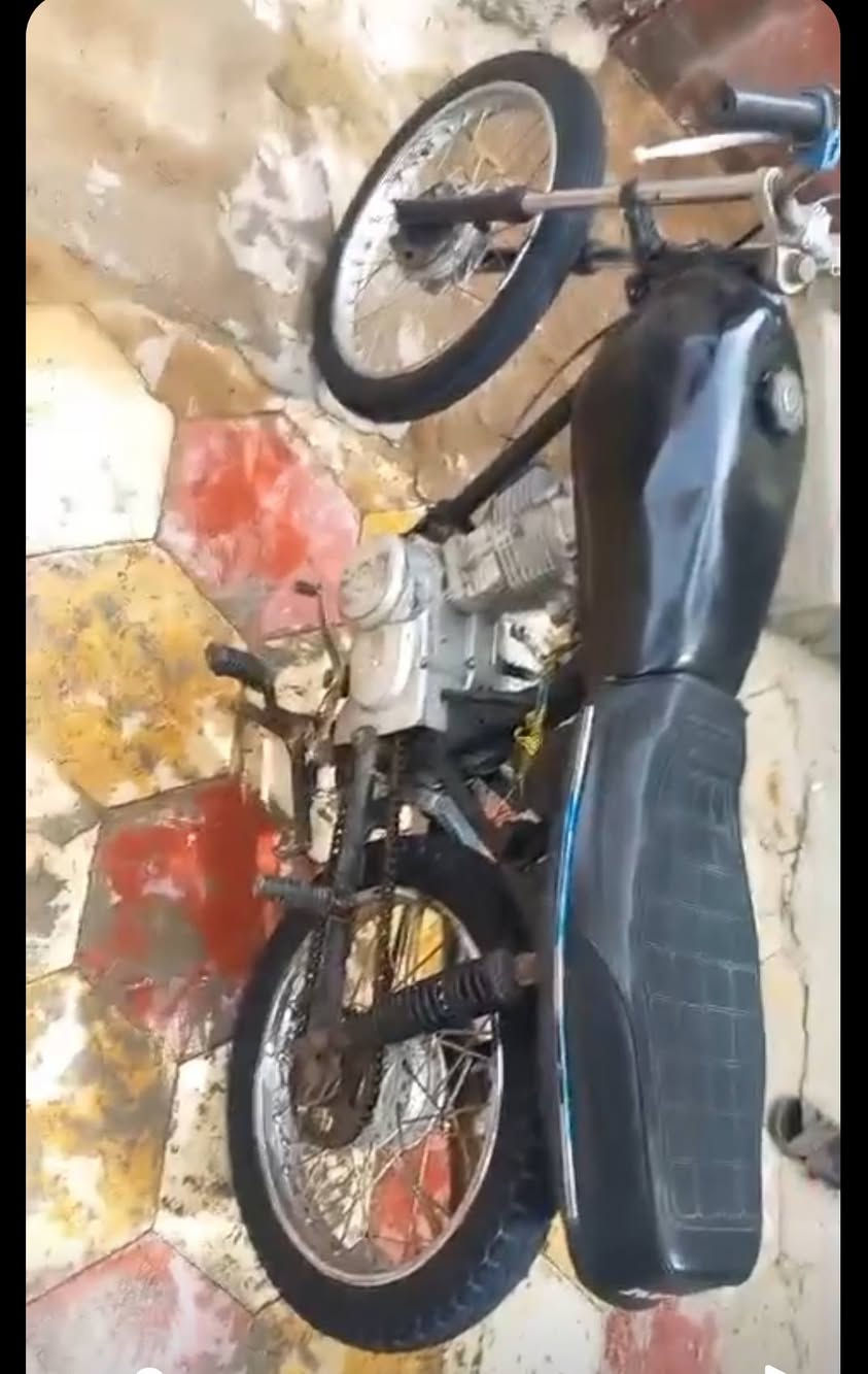 دراجه البيع مكان ناصرية سوك شيوخ دراجه مكفواله من سرقه  وسعر خاص 👋🏾🌺


**إذا كنت صاحب هذا الإعلان وتريد حذفه لأي سبب، رجاءا أرسل رسالة إلى الدعم الفني**