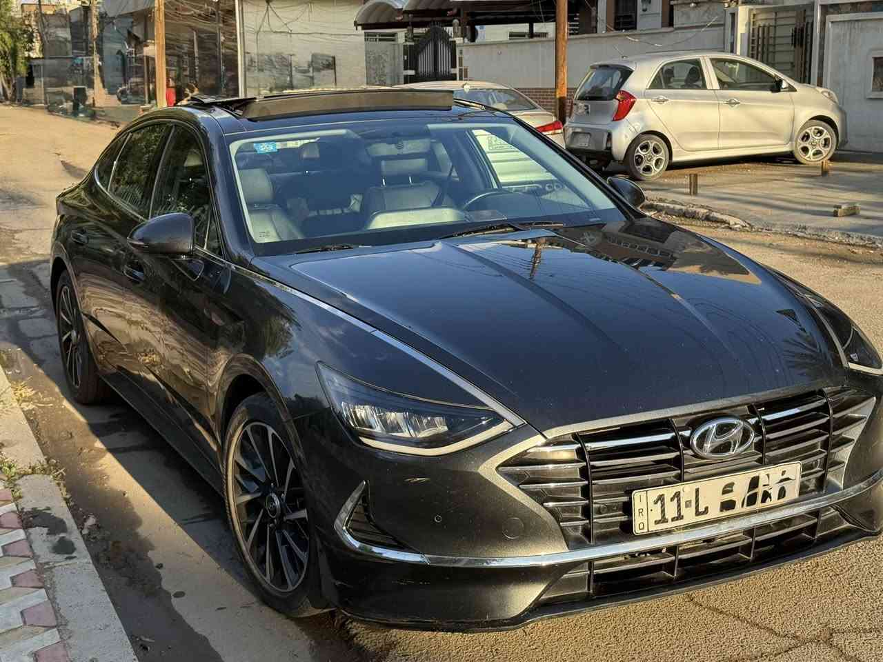 السلام عليكم
سوناتا  موديل 2022 خليجي 

محرك 2500 دوش 

رقم بغداد

بصمه ابواب 

اشاير بلمري

حساسات اماميه وخلفيه

اربع وضعيات القياده 

شاحن واير ليس 

دخول ذكي واناره ترحيب

صندوك ذكي 

تشغيل عن بعد

نضام Auto Hold

هند بريك دكمة

بصمه تشغيل

مثبت سرعه

كراسي كهرباء 

سقف بانوراما

كراسي جلد

ماشيه ٥٢ الف كيلو

بيها فطعتين جاملغ خلفي صبغ وباب بارد

السعر 177 وبيهه مجال ***********
