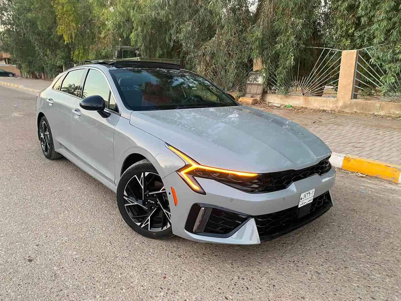 السلام عليكم
للبيع  K5  دخول جديد حره  2025

شكل جديد.  وارد امريكي ضرر بسيط ضرر وصبغ بس بنيد بدون دواخل يعني شاصي ولغد سليم    تبريد بلادي شركة  صور الحادث مرفقه مع الصور

مواصفات جي تي لاين فووول 

سلايت 

داخل احمر كشن جلد + كهرباء + تدفئة 

بصمه + تشغيل عن بوعد 

شاشه متصله + كاميرا دوارة 

حساس امامي وخلفي شغال 

رادار امامي وجانبي كله شغال 

كير اوتو ومحرك + تبريد كله شرط على وضع الشركه 

محرك 2500 تنفس طبيعي  

السيارة حلوة وجديدة لوك بحالت الوكاله ماشية 29 مشي امريكا 

السيارة حره دخول جديد وبسمي 

السعر 182 وبيه مجال بسيط الشراي يخابر 

***********
