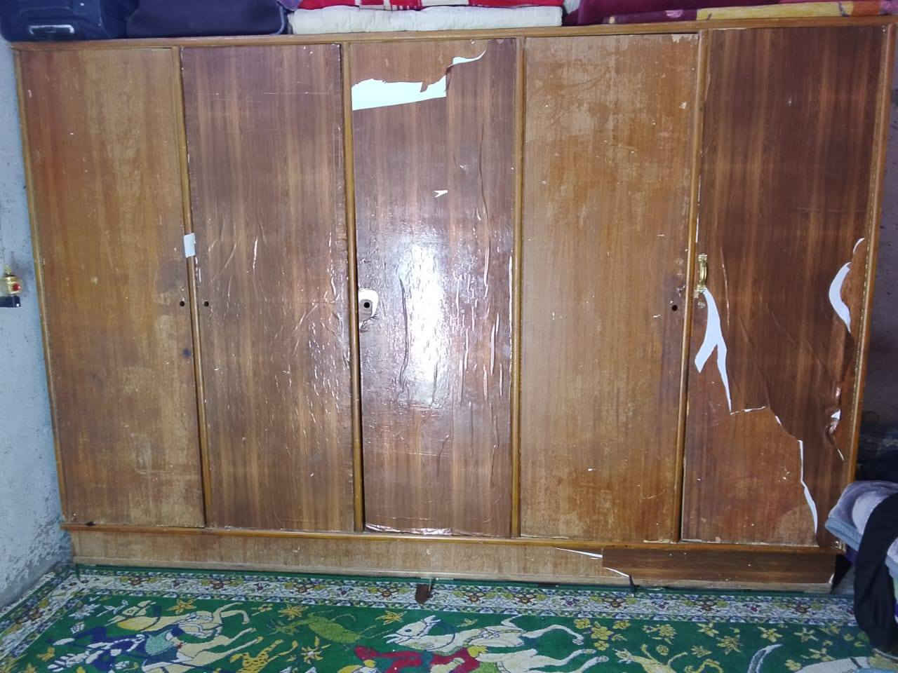 سلام عليكم كناتير البيع سعر الواحد 75 المكان الولدايه والجريايه 50 رقم***********
