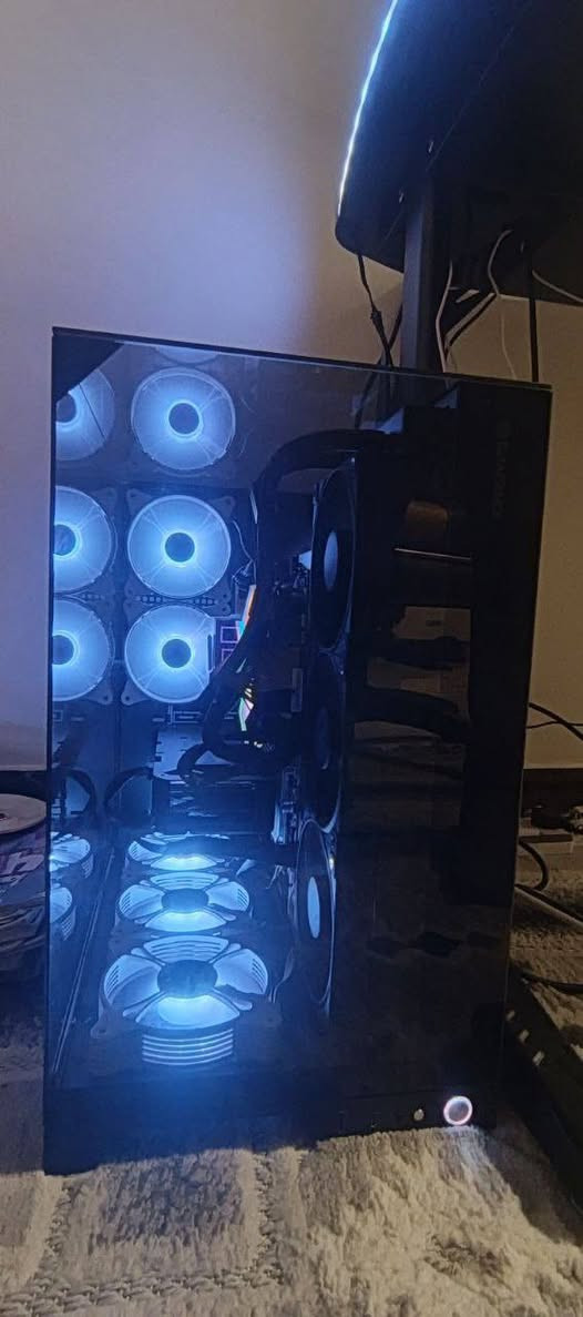 سلام عليكم
Pc Build Specification

•⁠  ⁠Processor - Intel® Core™ i7-14700K Processor Try
•⁠  ⁠Motherboard - ASUS PRIME Z790-P WIFI
•⁠  ⁠Graphics Card - ASUS Dual GeForce RTX™ 5060 Ti 16GB GDDR7 OC Edition
•⁠  ⁠Memory - TEAMGROUP T-Force Delta RGB DDR5 Ram 32GB (2x16GB) 6000MHz CL38 - Black
•⁠  ⁠SSD M.2  - Lexar NM790 SSD 7400MB/s 1TB SSD M.2 NVME 
•⁠  ⁠Power Supply - Corsair RM750e , 750W 80+ Gold Full Modular PCIe 5.0 & ATX 3.0
•⁠  ⁠Cooling System - DeepCool LT720 360mm - Black
•⁠  ⁠Case - Case GAMEMAX Infinity Plus Mid Tower ATX - Black

•⁠  ⁠Operating System - Windows 11 Pro Orgina
•⁠  ⁠Monitor - AOC CQ27G4 27 2K (2560x1440) 180Hz 0.5Ms Fast VA Curved , Monitor


**إذا كنت صاحب هذا الإعلان وتريد حذفه لأي سبب، رجاءا أرسل رسالة إلى الدعم الفني**