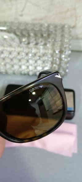 نظارة ماركة امبريو ارماني ايطالي اصلي 
قياس 57 وسط
فلتر UV400 لحماية العين من أشعة فوق البنفسجية 
موديل مميز و راقي
قطعة نضيفة جدا
للاستفسار واتس اب ***********
