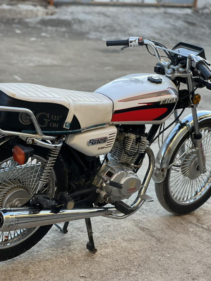 لبيع تايكر 2020نضيف
محرك شرط جيب فيتر وياك 

منفيس موجود اصلي 

مكاني موصل ايسر 

سعر600بي مجال حك جيتك 
***********
بي واتساب
