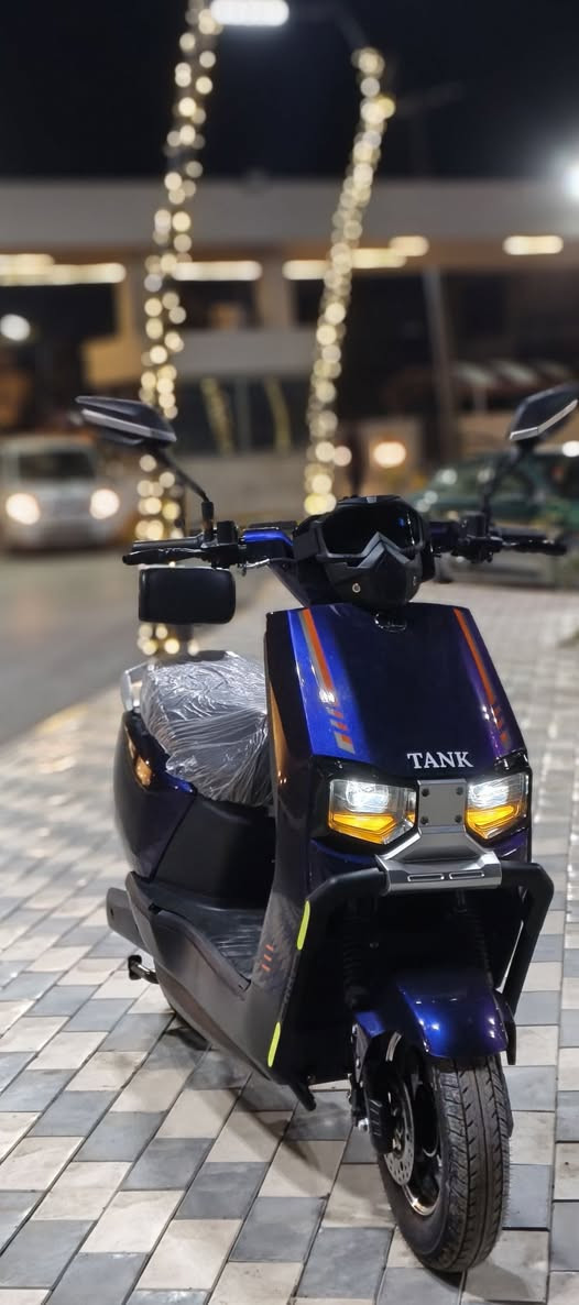 دراجه شحن اللبيع 6بطاريات مستخدمه سبوعين مابيهة اي نقص سرعه حقيقي 70 تمشي 60 كيلو السعر 675 وبيهة مجال الرقم ***********،
