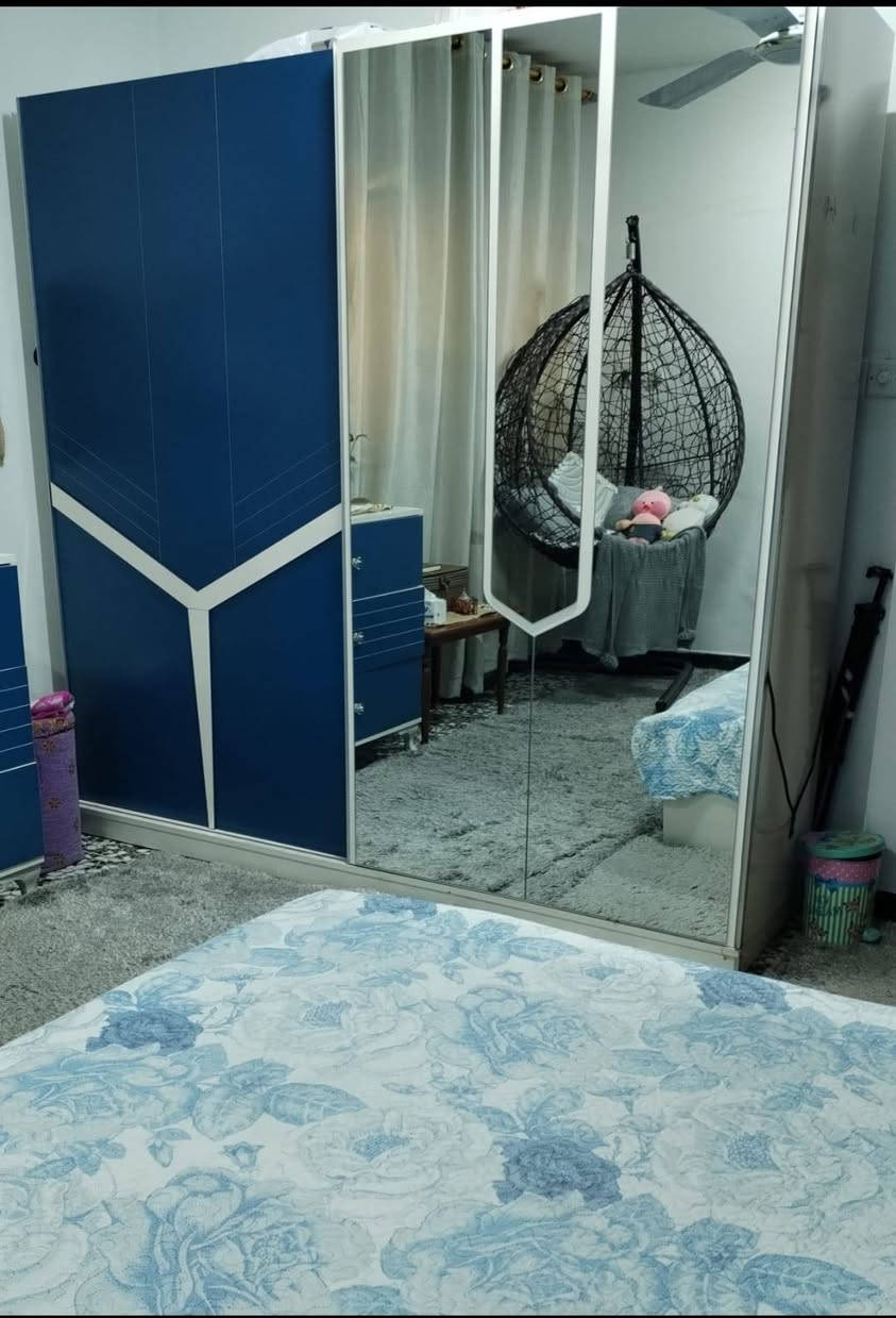 غرفة شبابية للبيع سرير عدد 2منفصل
وميزتواليت يحتاج تصليح بسيط
و كنتور سلايت نظيف جدا ورف مثلث
للحجز واتساب *********** مكاني سيدية
