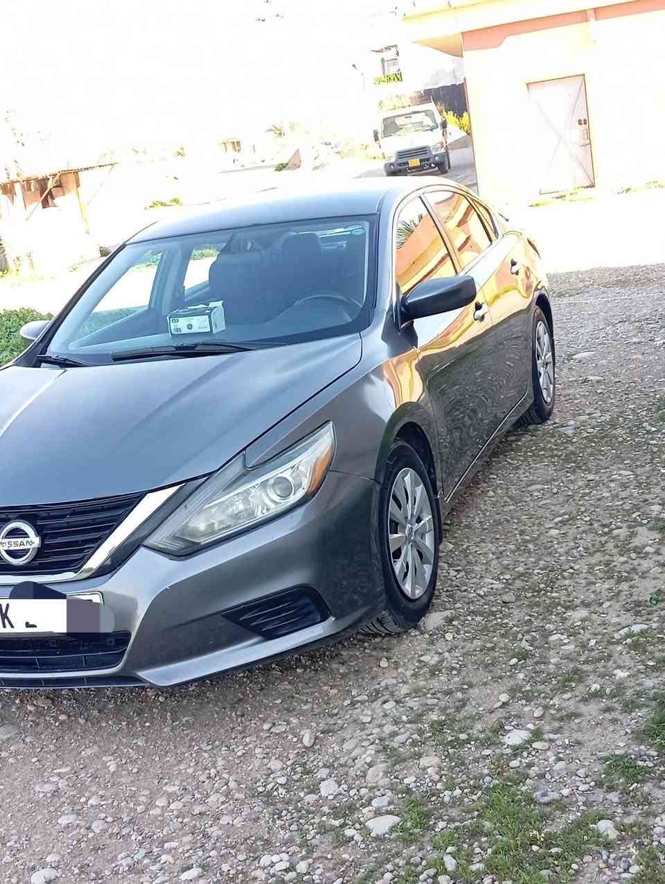 السلام عليكم اخوان 
التما موديل ١٨ S سيارة حلوه ومرتبه  وارد امريكي ضررها جاملغ وبنيد  مبدلات  بدون الغود ولا شواصي كهربائيات  كير مكينه  كلها بشرط  والسونار موجود تدفئة تبريد كلهن شغالات السيارة شرط التحويل 
السيارة تخم تاير جاهزة كاملة متصرف عليها فلس
السعر. ١٢٢. وبيها مجال للطيبين 
اتصال ***********
