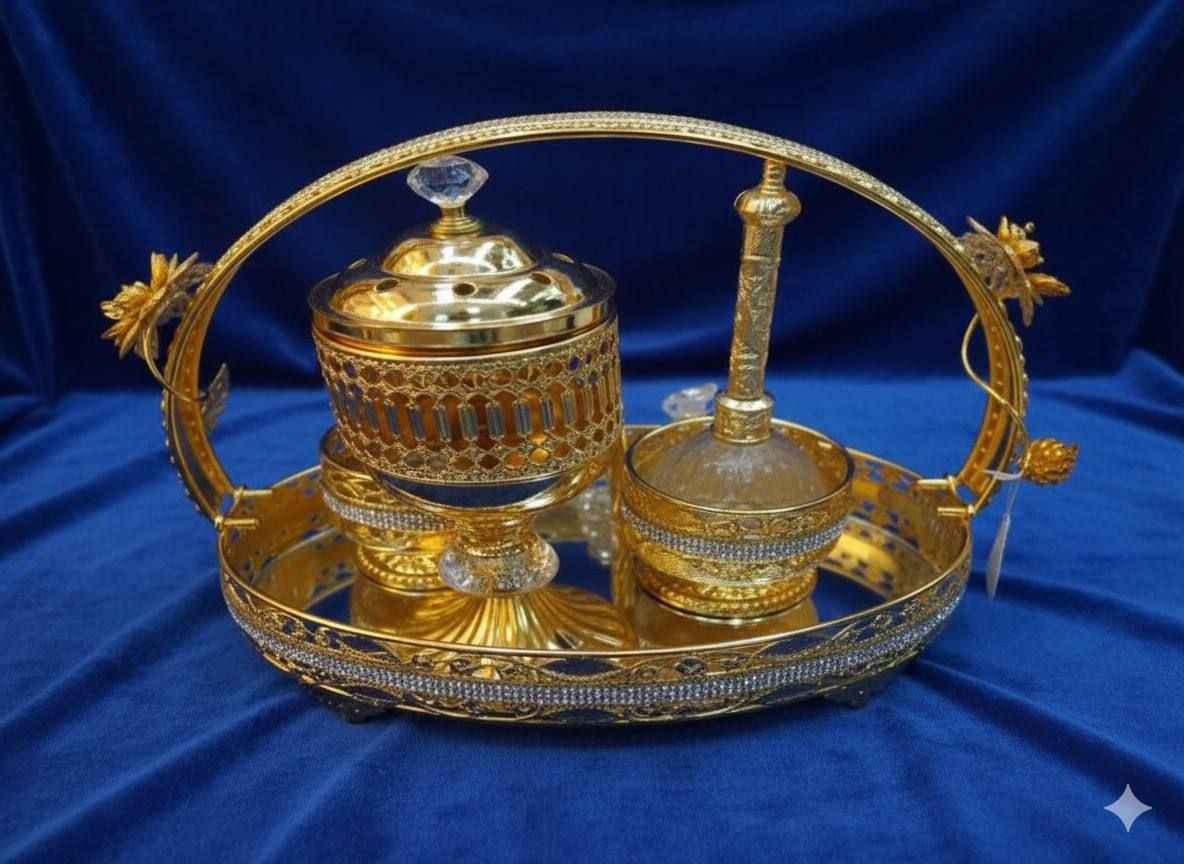 ✨🌙 طقم مبخرة فاخر بأجواء رمضانية و عيد  مميزة 🌙✨

عبارة عن طقم مبخرة أنيق يضم مبخرة فاخرة مع صينية مزخرفة وزجاجة عطر كريستالية بتصميم راقٍ يضيف لمسة فخامة على أجواء رمضان 😍🕌

🔸 تصميم ذهبي فاخر بزخارف مميزة ✨  
🔸 مثالي لتعطير المنزل واستقبال ضيوف رمضان 🏡🌸  
🔸 قطعة ديكور راقية تضفي دفء وروحانية على المجالس الرمضانية و الاعياد  🌙💫

اختيار مثالي لبيت أنيق في رمضان أو كهدية فخمة لأحبابك 🎁💖 ירושלים, JM


**إذا كنت صاحب هذا الإعلان وتريد حذفه لأي سبب، رجاءا أرسل رسالة إلى الدعم الفني**