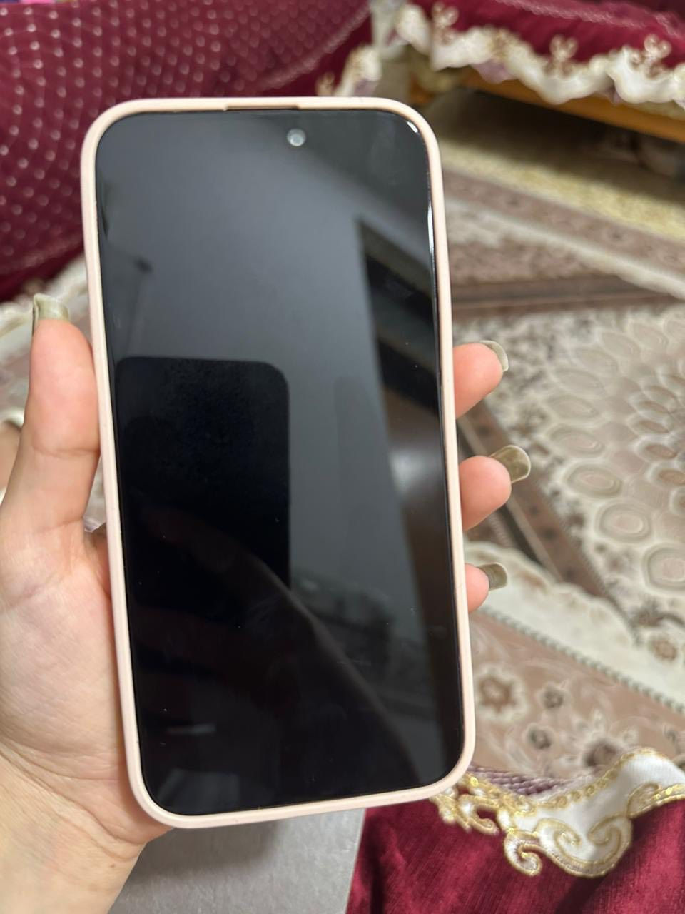 آيفون 15 برو ماكس 
نضيف ذاكره 256
بطاريه 86
*********** الاتصال ع هذه الرقم
