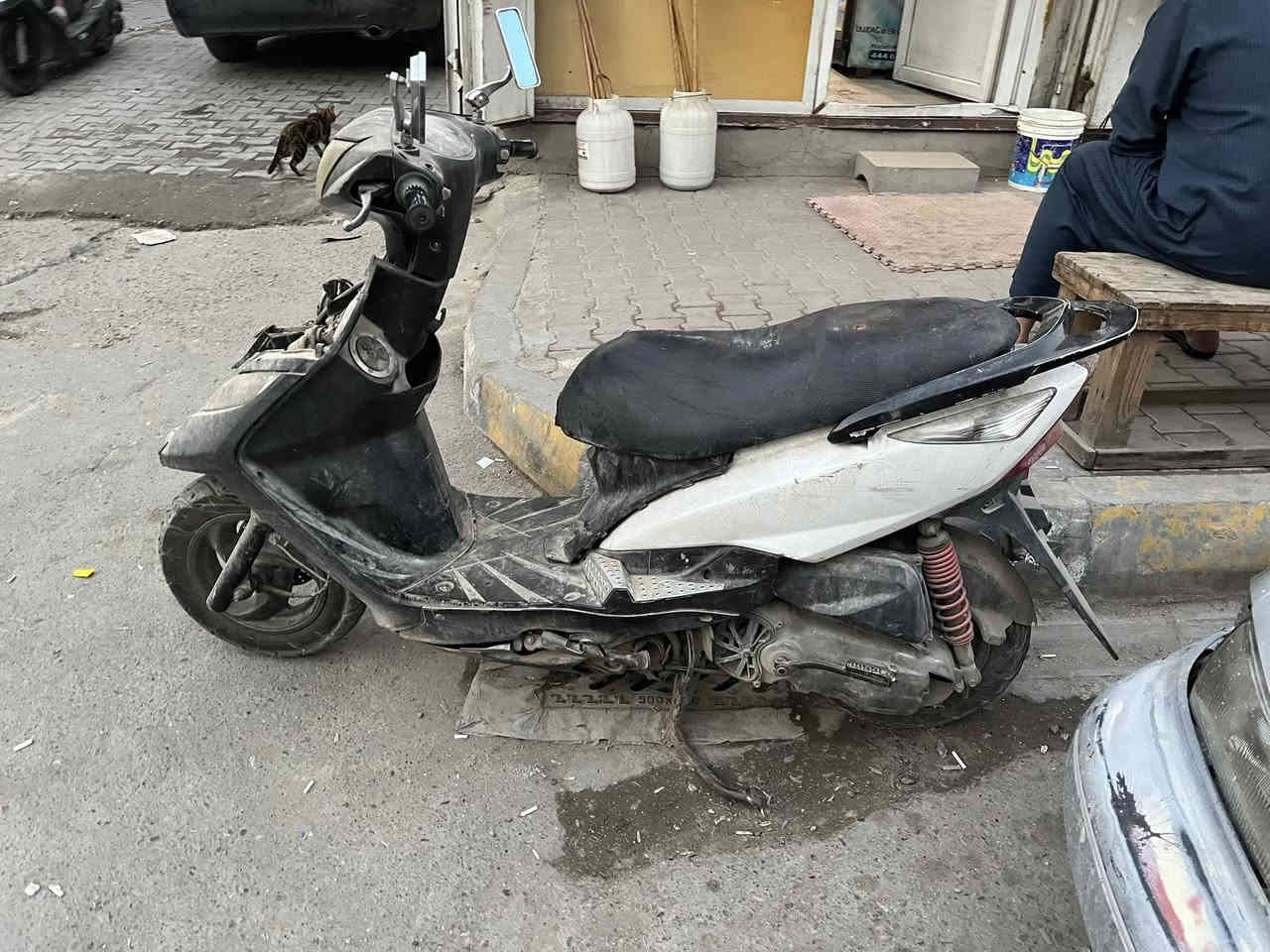 السلام عليكم 
دراجه ثعلب للبيع الدراجه شغاله بس بايع كوم حديد لا تكلي ايش بيها ما بيها تعال كلب و حمل و توكل 
الكفر الامامي موجود كهرباء شغاله -مراوس فقط شحن رايدها ب250 قفل
مكاني العلاوي *********** ابو غدير 
اني مكلف بالنشر
