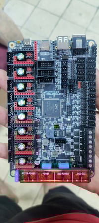 ورحمه الله وبركاته  بوردات ودرايفرات وطابعات وليزر وشاشات الامور كلها ...