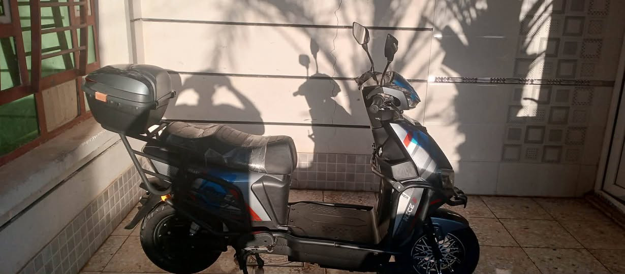 السلام عليكم  
دراجة شحن نوع (الماسة) 
دراجة نظيفة مستخدمة شي قليل 
بطاريات عالفحص 
كهربائيات كلهة شغالة 
مكاني حي الشهداء 
سعرهة 650وبيهة مجال 
***********
