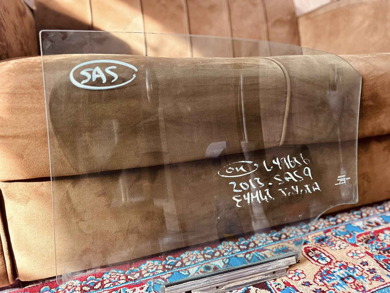 سلام عليكم حبايب
غراض كورلا 13 تفصيخ كله اصلي 

كل قطعه وسعرها 

1 يوجد جام بيبان 4 جهات السايق ولسكن والأبواب الخلفيه مال تفصيخ نضيف جدا

2شباك أمريكي 

3مازدات مال خليجي مال كصه 

4 يدات أبواب 

5 شريط ستيرن عدد 2
 

مكاني بغداد ***********
