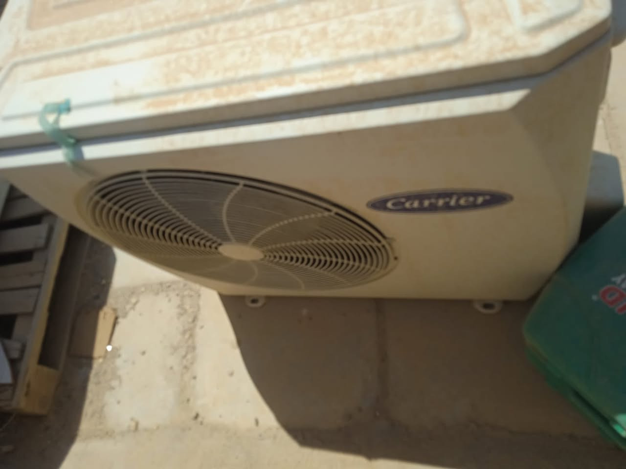 السلام عليكم
سبلت طن ونص نضيف وجديد استخدمه قليل 
للبيع 
الهاتف 
***********
