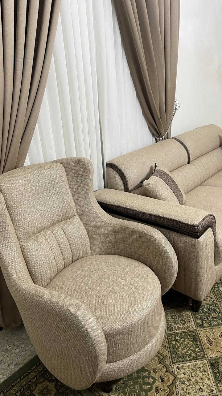 تخم جديد نضيف مستخدم كلش قليل السعر مليون و١٥٠ العنوان شارع النواب ***********
