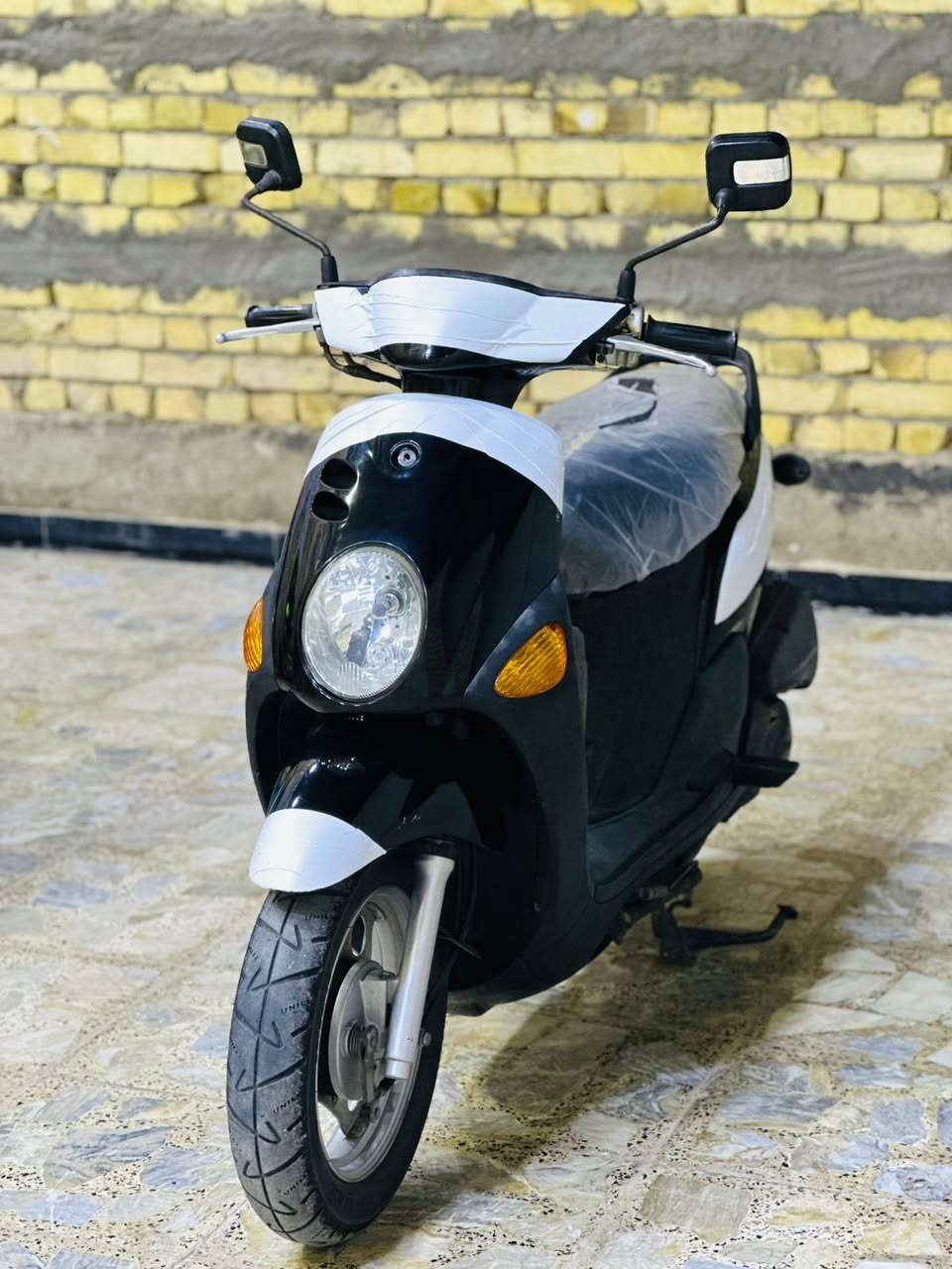 السلام عليكم دراجه فله للبيع
دراجه نصيفه كلشش صار اسبوعين من نزلت من الرمبه 
مكينتها خرسها ناعمه كلشش دراجه جديد اخت الزيرو كفاله عامه كلها بلاديه برغي ما مفتوح موديل 2011 ماشيه 33الف  بيها العنوان ميسان نهاوند قرب البطاقه السعر واتساب المو شراي لا يراسل رجائاً
رقم ***********
