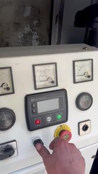 مولده كمنز حجم 114 مولده نظيفه شرط حمل  سعه توليد 200 kva  07701316197...