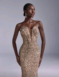 قياس 38 و يلبس 42 سعر 20 الحجز 07766851263