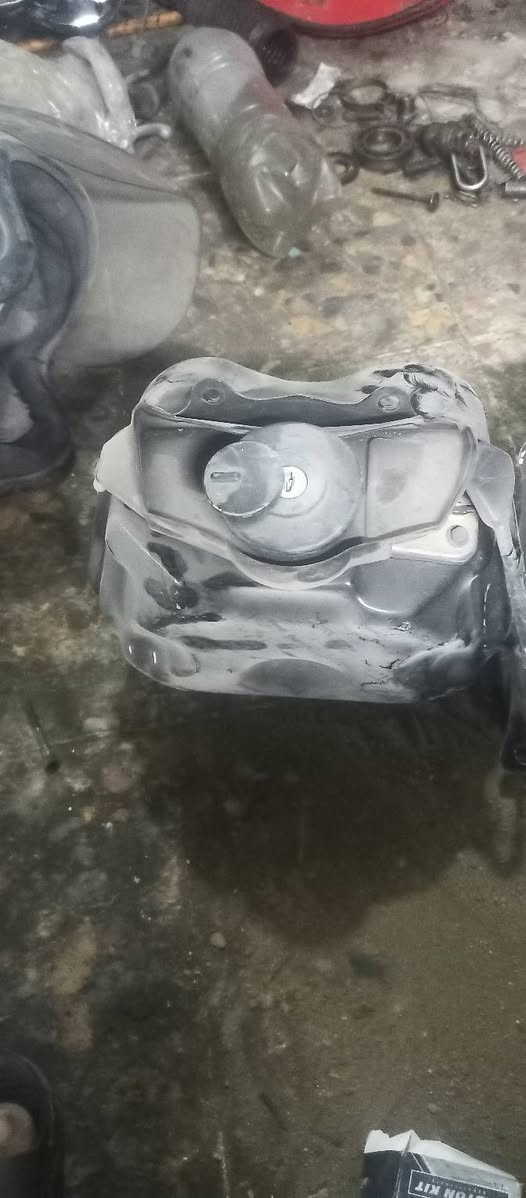 السلام عليكم شباب عندي غراض مال ستين تانكي مال عصفوريه تانكي مال عبدالحليم غراض سازوكي ذيل خلفي كله حاويه وستيرن مال عبدالحليم مال بيكم ستين العنوان بغدادالكريعات ***********
