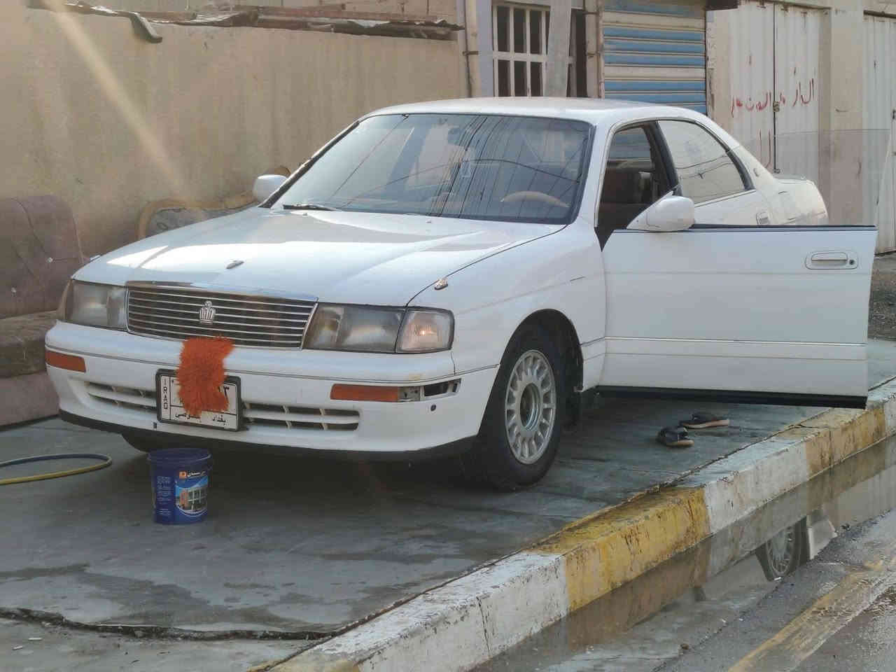 السلام عليكم بطه كراون متصل للبيع موديل 92 رقم بغداد انكليزي بسمي مكينه 2500 سدر جديد تخم تاير المكان بغداد حي ور السعر 50.  وبيهه مجال رقم صاحب السياره ***********
