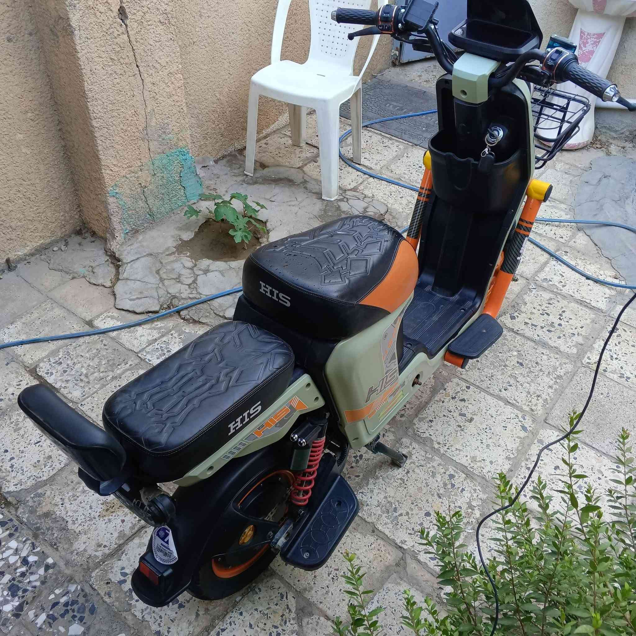 سلام عليكم دراجه شحن للبيع H900 خمس بطاريات حجم الوحده 32 امبير كير اربع نمر بيهة نضام بك  وقفل سرعه وبريك امامي خلفي دسكات السعر 450 وبيهة مجال العنوان بغداد الحسينيه مال راشديه الرقم ***********
