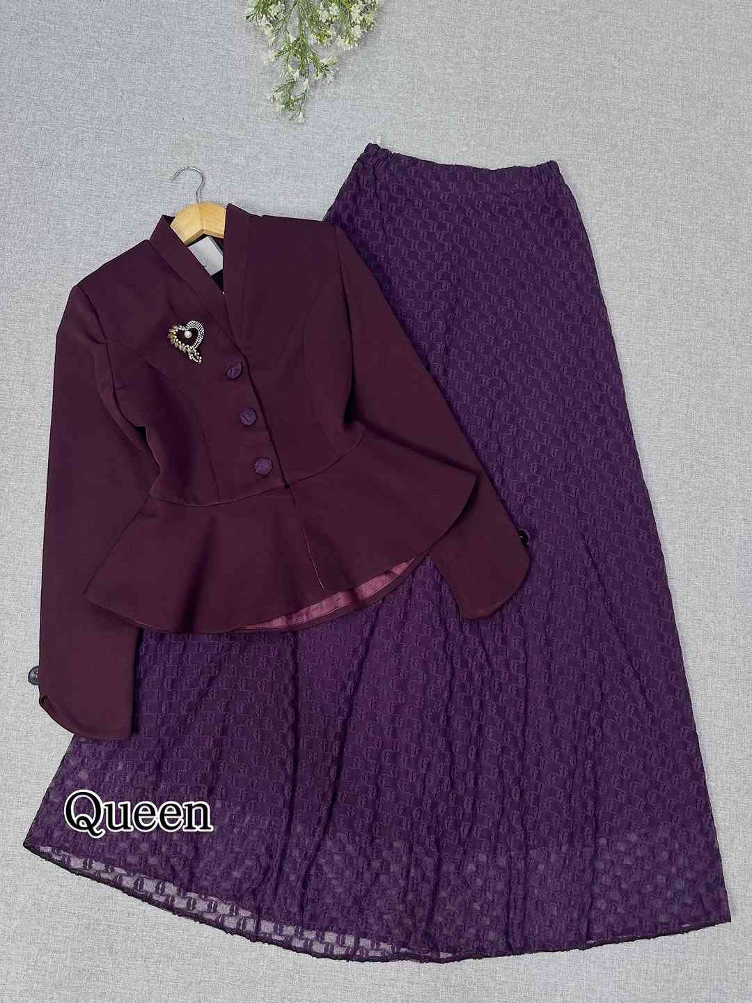 #New_queen✨
✨..طقم قطعتين كوالتي ✨اورجنال مبطن،،دابل ايطالي
✨قياساته (38_40_42_44_46_48)
✨طول السترةcm60
✨طول التنوره cm100
✨توفر بعده الوان (اسود،،جوزي،،بيجي،،بستاشيو،، عنابي ،،)
✨توجد خدمة توصيل داخل بغداد وجميع المحافظات ✨سعر توصيل 5🚕‎#اكسبلور_فولو #ازياء_نسائية #اناقة_المرأة #بغداد_العراق


**إذا كنت صاحب هذا الإعلان وتريد حذفه لأي سبب، رجاءا أرسل رسالة إلى الدعم الفني**