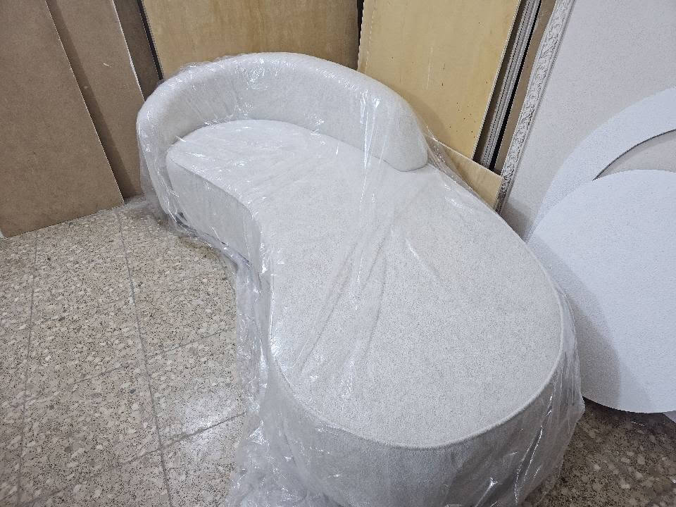 شازلونة جديدة غير مستخدمة قياس 220سم
لونهة ابيض قماش درجة اولى للتواصل *********** بغداد, العراق
