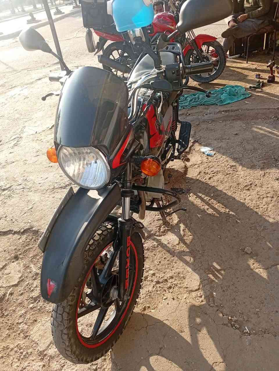 سلام عليكم بوكسر موديل 21خير من اله البيع تحويل ثاني يوم 2000وبيه مجال حك الجية رقمي ***********متواجد واتساب
