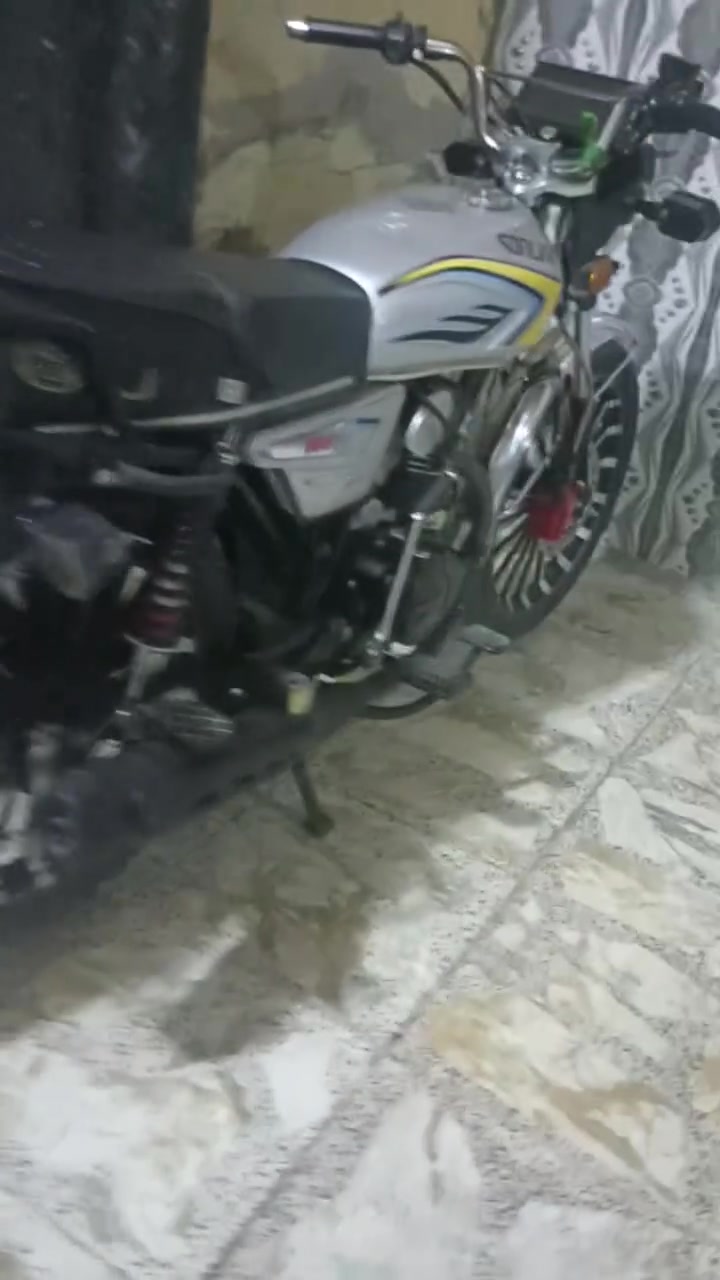 سلام عليكم سونك الاصلي 200ccضاغطه وزنجيل بصمه ووراق 
ومكينه ناعمه وما مفتوحه وكهرابايات كلهن شغله شلعه ومعدل وكدامكم كلشي الموضح بالفيديو اليرايدها خاص 800 قفل من الخير كلشش700 ماكدر انزل بعد 💞🫶


**إذا كنت صاحب هذا الإعلان وتريد حذفه لأي سبب، رجاءا أرسل رسالة إلى الدعم الفني**