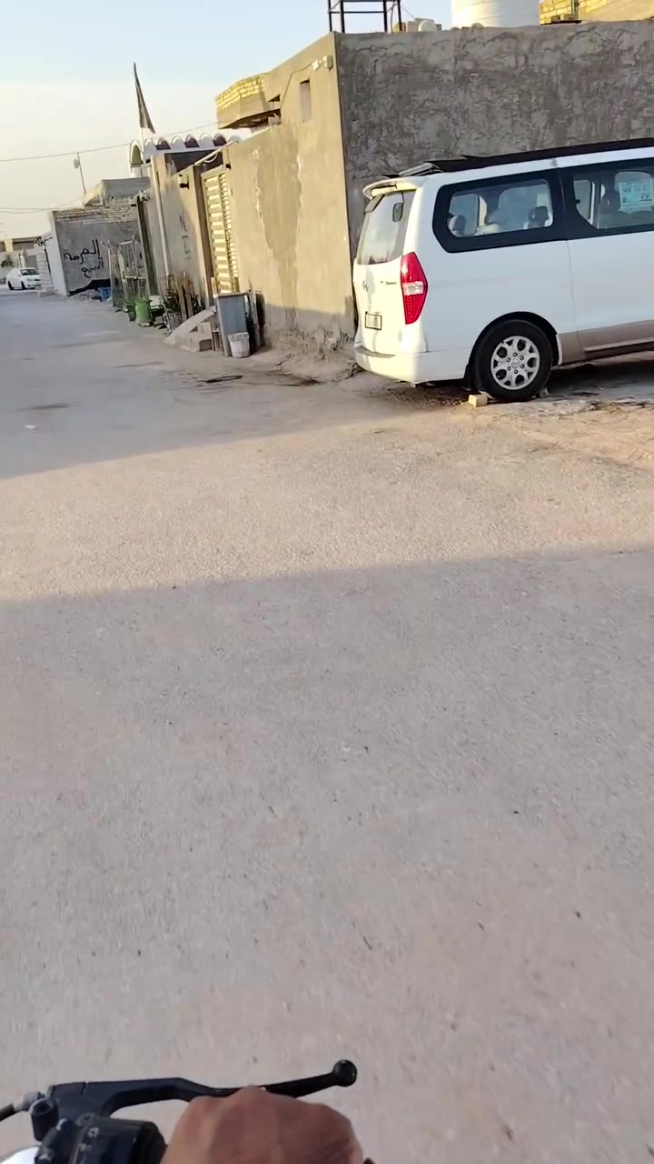 السلام عليكم عرصه البيع 100متر عمود 130شارع ازركه عله صوب المواكب قريب عله الشارع او هذه رقمي ***********
