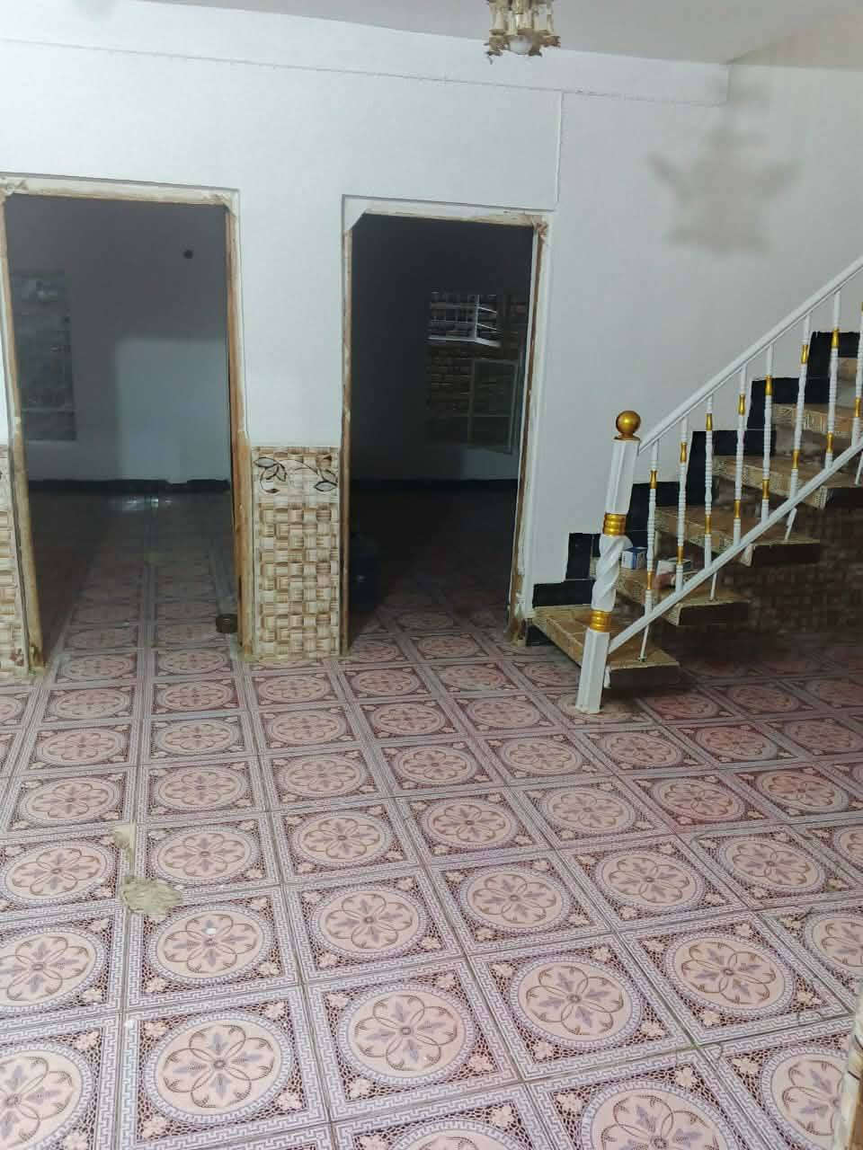 السلام عليكم 
بيت للبيع طابو صرف 
المساحه ٢٠٠متر طابق واحد 
يتكون /من ٢غرف نوم وهول صاله ومطبخ مجمع صحيات 
الموقع /حله شارع ٨٠ نجف حي المصطفى 
للاستفسار/ مراجعة مكتب أضواء المدينه 
الكائن/حله شارع ٨٠ مقابل أسماك الشجيري 
او اتصال على الرقم 
[[***********]]
رياض الخفاجي
