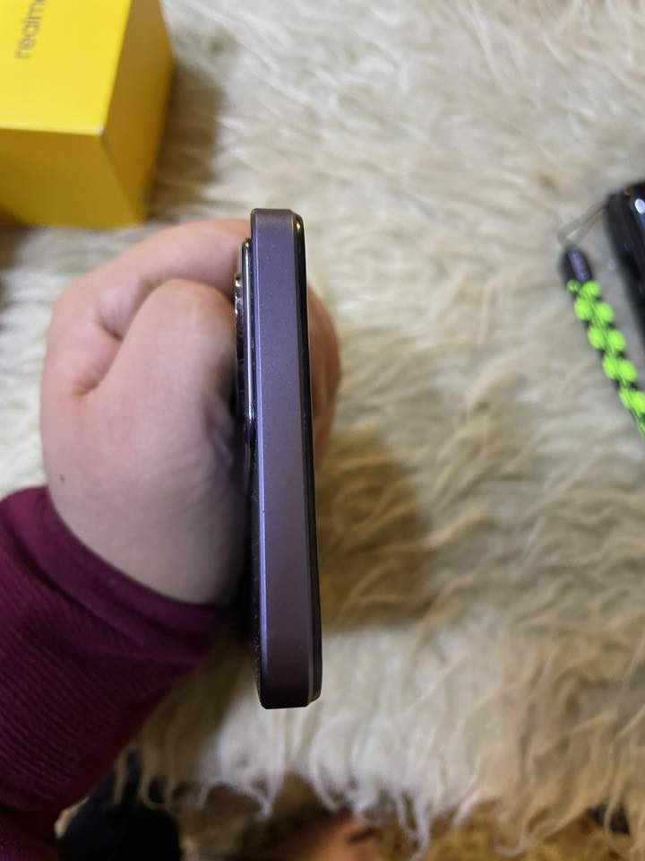 ريلمي C75X
الجهاز مستخدم شي قليل
حيل نظيف بي هاي الطخه الي يم شحن بس 

ذاكرة 256
شاحنة اصلية 
كاميراتو حيل حلوة 
سعر 210
وبي مجال 
مكاني موصل ايسر 
***********
