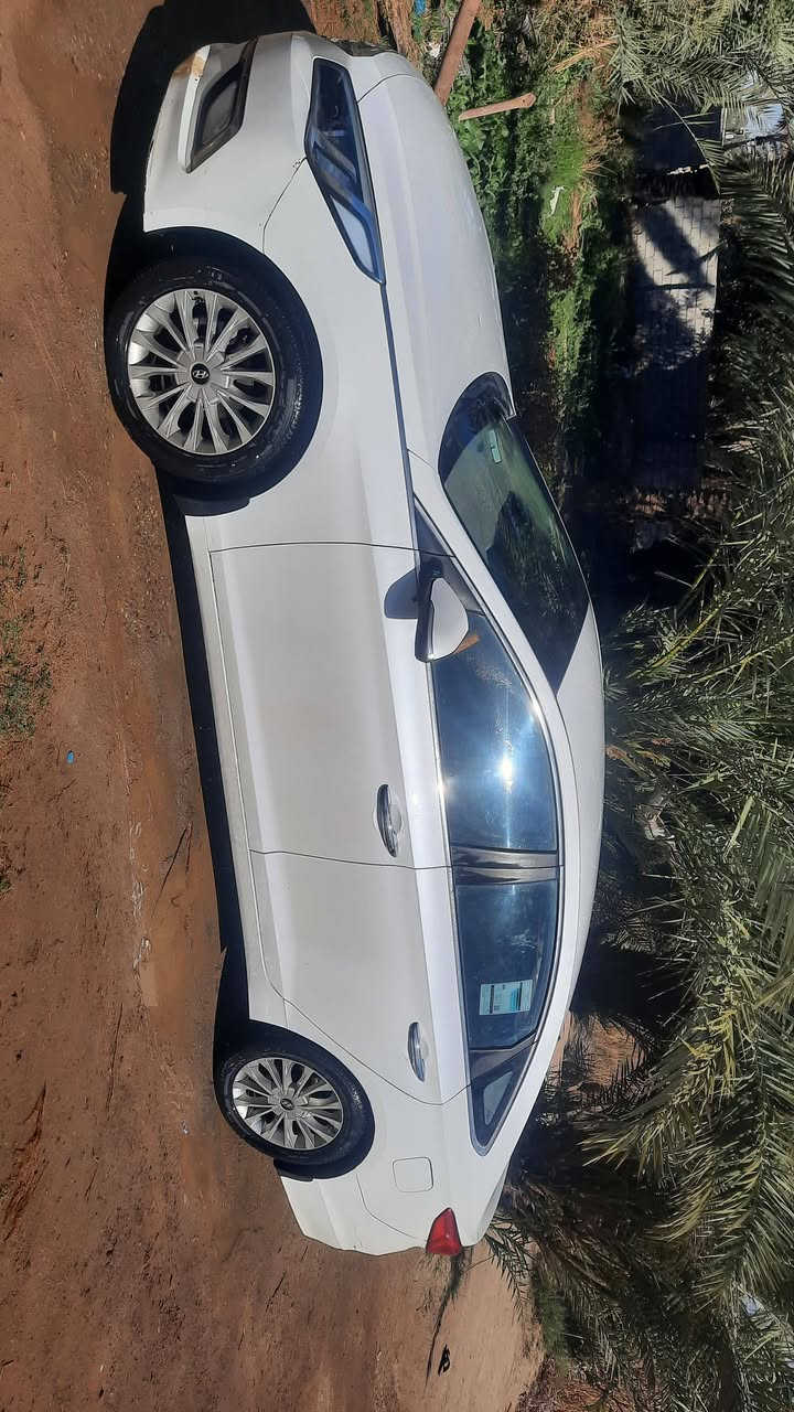 سوناتا خليجي موديل 16 مكينه دوش بيه صبغ قطعتين باب خلفي جاملغ سعر 140بيه مجال قليل مكاني قضاء شطره ***********
