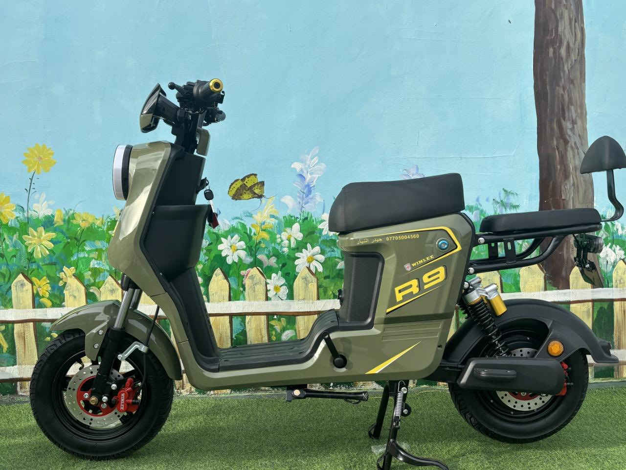 عروضات نهاية سنه 
دراجه شحن نوع R9 ونلي الأصلي ببطارية 32 أمبير انتاج 2026 فول موصفات تقطع مسافه 50كيلومتر وتتحمل وزن 150كيلو حقيقي سرعه 109 شاشه بريكات دسك هايدروليك نضام باركينج ونضام بك R سماعات بلوتوث موديل الأحدث تشغيل كارت بصمه مفتاح متوفر اقساط ونقد توصيل جميع محافضات  يوجد. جمله والمفرد للاستفسار اتصال *********** معرض الاخوين العنوان كركوك شارع القدس
