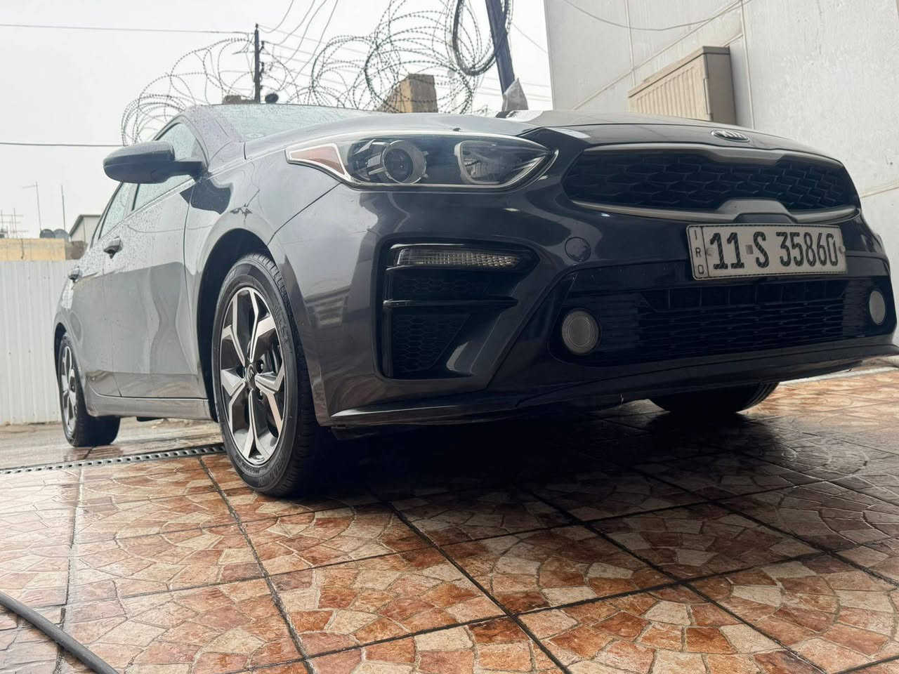 كل عام وأنتم بألف خير 
كيا فورتي 2021 بغداد تحويل مباشر
محرك 2000 دوش لسياره جديد جدآ
تحديد مسار توقف ذاتي شاشه كار بلي
لسياره كلها عل وضع لشركه ترايها زيرو
جاهزه من كلشي حدثها موضح بلصور 
مكاني بغداد لكرخ تقاطع الدرويش 
لسعر 130 قابل للتفاوض
***********
