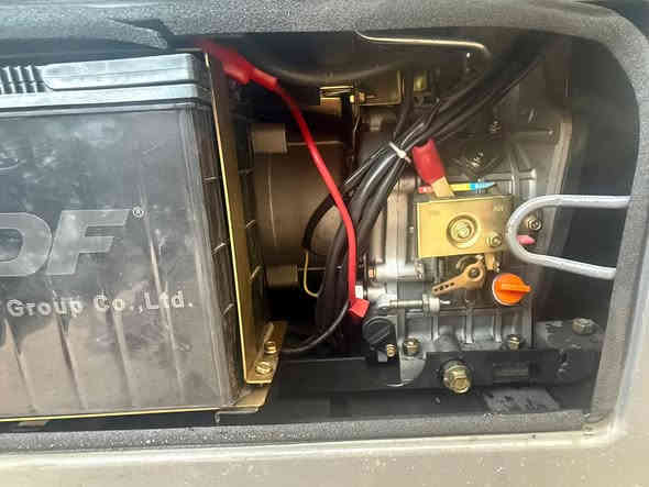 السلام عليكم 
مولد كاتم  بعده جديد مستعمل ساعتين فقط 20امبير 
   اخذته بمليون 250  سعر البيع مليون 
الاستفسار ***********
الرمادي
