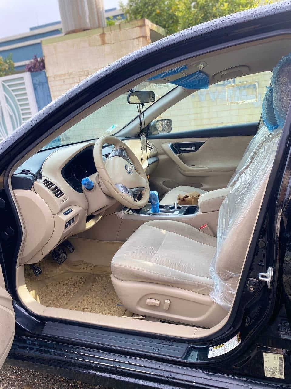 نیسان ئاڵتیما
مۆدیل 2013
مواسەفاتی S
گێڕ ئۆتۆماتیک 
ناو کرێمی 
رەقەم سلێمانی
چوار جام کارەبا
تەبرید ساردو گەرم بەشەرت
برێک abs 
کوشن کارەبا
سوکان ڤۆلیۆم 
بێ تەقەو ڕەقە 
سێ پارچەی پێشی سبوغە بۆنیت و هەردوو چاملغ

ژمارەی خاوەنی 
*********** كركوك, العراق
