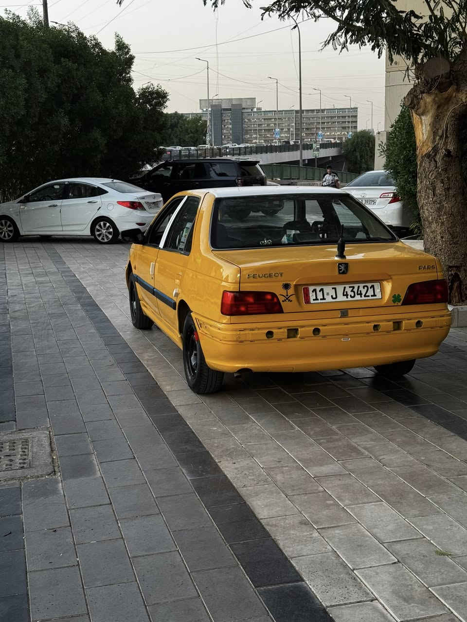 سلام عليكم بيجو بارص موديل 2015  مكينه كير حداديه خير من الله سياره جديده  رقم بغداد الماني     كهرابايات كله شغاله خير من الله تخم تاير جديد مدوشمه نحله.  السعر 50. بيه مجال  لطيبين بلعافيه عل ياخذه  مكان السياره بغداد شارع حيفا .***********
